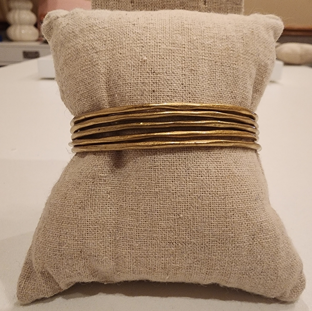 Stella & Dot Gold bracelet